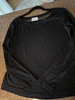 Feel The Piece Black Long-Sleeve Lightweight Top- XS